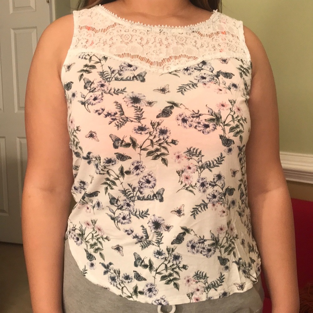 White sleeveless shirt